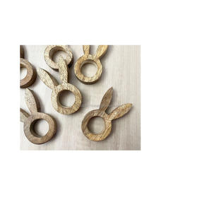 Juego de servilleteros de madera hechos a mano para elevar el aspecto de la mesa de comedor adecuado para bodas rústicas decoración del hogar fiestas familiares - Product Image 1