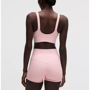 Conjunto de yoga sin costuras rosa para mujer: Top corto con cuello redondo y shorts de cintura media, 2 piezas, con tirantes convertibles, sujetador deportivo de spandex/nailon para entrenamiento. - Product Image 4