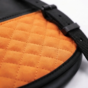 Silla de Montar Inglesa de Alta Calidad con Cuero PU y Estructura de Plástico para Entrenamiento de Caballos y Actividades de Ocio - Product Image 6