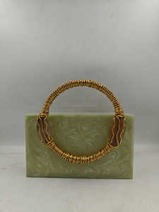 Pochette de soirée en résine de luxe pour femmes avec décoration de perles pour les mariages et les fêtes Collection de mariée d'Inde - Product Image 2