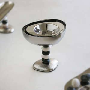Brûleur à Bakhoor Métallique de Luxe avec Support en Perles de Résine, Mabkhara Arabe Décorative en Métal Sculpté pour Cônes de Résine Oud et Décoration Intérieure - Product Image 3