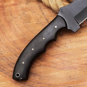 Couteau de chasse artisanal Tracker en acier au carbone avec lame thermolaquée et manche en micarta blanc - Product Image 3