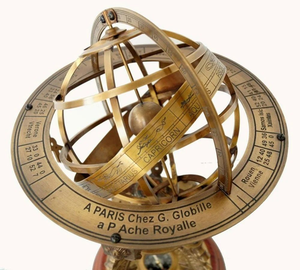 Globe armillaire vintage en laiton avec anneau zodiacal et support hippocampe, globe céleste décoratif pour la maison, le bureau ou la bibliothèque - Product Image 3