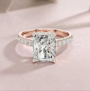 Bague de fiançailles et alliance pour femme en or rose avec diamant ovale et halo - Product Image 3