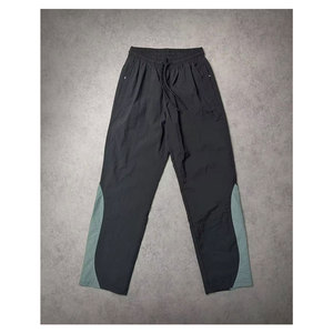 Nuevo Diseño de Chándal Cortavientos Oversize para Hombre, Chaqueta con Cremallera y Pantalón Acampanado, 100% Nailon con Líneas Reflectantes, Ropa Urbana - Product Image 3