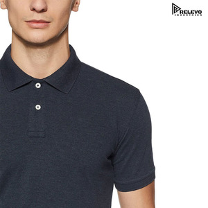 เสื้อเชิ้ตแขนสั้นผู้ชายพรีเมียม ผ้าแคนวาสคอตตอน 100% ทรงลำลอง สีพื้น ไม่ยับ เป็นมิตรกับสิ่งแวดล้อม แห้งเร็ว ระบายอากาศดี มีโลโก้ด้านหน้า - Product Image 5