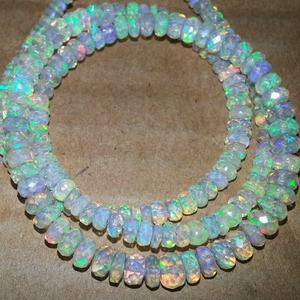 Cuentas Sueltas de Ópalo Etíope Natural, Corte Baguette Cónico, Verde Iridiscente y Blanco, Certificadas por Terceros para Joyería - Product Image 2