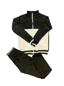 Vêtements de sport actifs 2 pièces personnalisables pour femmes Survêtements OEM pour le jogging 100% Ensemble de sport personnalisé pour femmes - Product Image 1