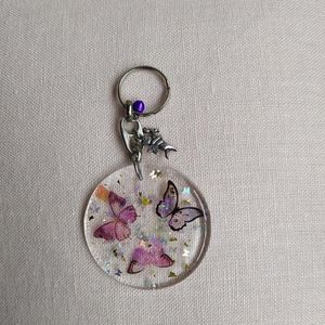 Resin Key Ring Crafted With Natural Decoration And High Quality Hardware For Premium Fashion Accessories - Product Image 3