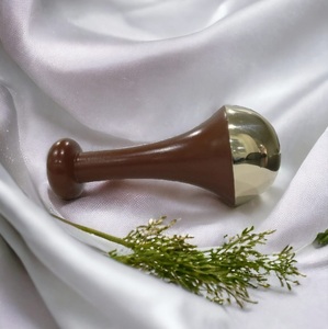 Varitas de Kansa para masaje facial y corporal de doble cara con mango de madera, masajeador facial ayurvédico, venta al por mayor desde India. - Product Image 3