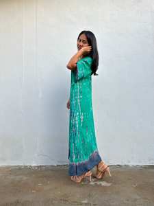 Caftán Verde Esmeralda con Tie Dye Negro, Vestido Cómodo para Playa, Resort o Salón - Product Image 4