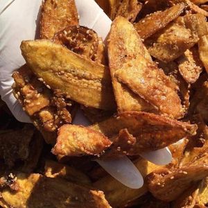 Chips de plátano glaseado dulce con sésamo en rodajas de plátano asado Snack envasado al vacío a granel Vietnam Specialty Crispy Snack 2025 - Product Image 4