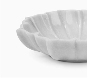 Modern <b>White</b> <b>Marble</b> Lotus Petal Bowl Hand Polished Elegant Multi-Functional Decorative for Diwali Ramadan Home Decor Wholesale - Product Image 4