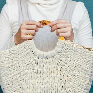 Estatua de Resina Ecológica Hecha a Mano para Mujer, Decoración de Moda para Bodas y Regalo, Artículo Coleccionable de Arte - Product Image 2