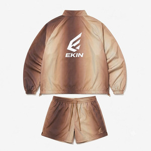 Conjunto de Chaqueta y Pantalones Cortos Impermeables Unisex 2025, Color Rojo Dorado Metálico Degradado, con Logotipo EKIN Reflectante, Estilo Deportivo Informal - Product Image 4