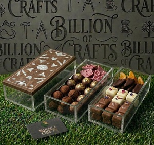 Boîte cadeau rectangulaire en bois artisanal de qualité supérieure avec incrustation florale pour l'Aïd, emballage pour chocolats, fruits secs et dattes du Ramadan - Product Image 5