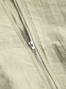 Chaqueta Cortavientos de Mujer con Diseño de Bloques de Color Personalizados, Tejido de Punto Arrugado, Tela con Memoria, Bordado Transpirable - Product Image 5