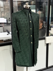 Ensemble de luxe vert foncé brodé indo-occidental Sherwani Kurta pour homme – Costume de mariage long de créateur – Vêtements ethniques en gros - Product Image 2