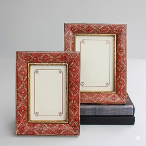 Juego de Marcos de Fotos de Madera con Patrón Étnico Rojo, Hechos a Mano por Artesanos de Bela, Decoración para Mesa, Regalo para el Hogar - Product Image 1