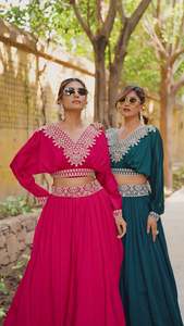 Ensemble coordonné Lehenga et Blouse en soie Vichitra brodée de fils épais, par Designer Vichitra - Product Image 3