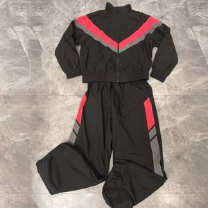 Ensemble de survêtement unisexe en nylon coupe-vent à capuche, deux pièces, avec veste zippée et pantalon de jogging, personnalisable OEM pour l'hiver - Product Image 2