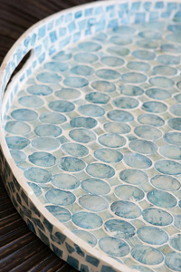 Bandeja de Servir Redonda de Concha de Capiz Azul Pastel con Asas, Plato Decorativo de MOP para Comida, Tapete para Mesa de Cocina o Café - Product Image 4