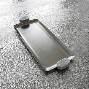 Bandeja Rectangular de Metal Plateada de Lujo para Servir Dátiles, Dulces y Otros Alimentos, Colección Ramadán, con Asas - Product Image 2