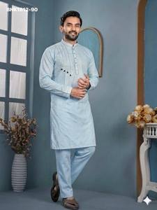 Conjunto de Kurta-Polo y Pantalón para Hombre de Alta Calidad en Algodón Puro con Patrón de Rayas en un Solo Lado, Cuello Mao y Manga Larga, a Precio de Mayoreo - Product Image 2