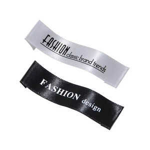 Etiquetas Tejidas de Satén Personalizadas Más Vendidas para Ropa, Accesorios Lavables para Prendas, Uso en Marcas al por Mayor para Todo Tipo de Ropa y Bolsos - Product Image 1