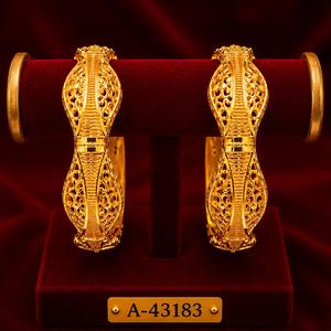 กำไลข้อมือทรงเรขาคณิตทันสมัยจาก Classic MOLL JEWELLERS ชุบทอง 24K ผลิตจากโลหะผสมสังกะสี สำหรับผู้หญิง เหมาะสำหรับงานแต่งงาน ได้รับการรับรองจากผู้ที่ไม่ใช่ฝ่ายใด - Product Image 6