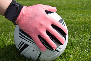 Gants de GAA de conception personnalisée en latex allemand léger de qualité supérieure à bas prix pour les sports de plein air - Product Image 3