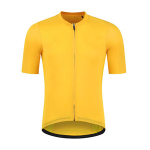 Maillot de sport en polyester léger, écologique et respirant avec une conception de coupe flexible pour la pratique sportive et les activités quotidiennes - Product Image 1