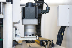 Máquina de Perforación CNC de Seis Lados para Puertas de Muebles, Máquina de Perforación con Cambio Automático de Herramienta (ATC) en Venta - Product Image 3