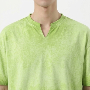เสื้อยืดโอเวอร์ไซส์สไตล์วินเทจสุดเท่ห์สำหรับผู้ชาย ผ้าฝ้าย 100% ทรงหลวม คอวี ไหล่ตก พิมพ์ลายสกรีน  รักษ์โลก แห้งเร็ว - Product Image 4