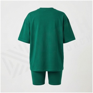 Conjunto de camiseta y pantalones cortos unisex de algodón verde, cuello redondo, manga corta, corte holgado, color sólido, atuendo informal de verano - Product Image 2