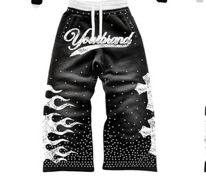Conjunto de Chándal Personalizado con Estampado de Llamas en Blanco y Negro, Sudadera con Capucha, Manga Larga, Estilo Urbano, Unisex, para Adultos, Otoño, con Cordón Ajustable y Bolsillos, Corte Holgado - Product Image 4