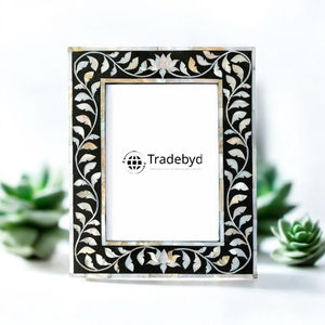 Marco de Fotos Decorativo Creativo Hecho a Mano con Incrustaciones de Madreperla, Acabado Brillante de Primera Calidad por Tradebyd - Product Image 4