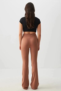 Pantalon large sans couture pour femme, taille haute, côtelé, style yoga, coupe évasée, vêtements de sport, personnalisable OEM - Product Image 4