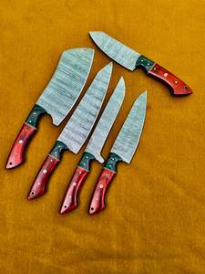 Juego de Cuchillos de Cocina Forjados a Mano, Colección de Cuchillos de Chef de Acero con Alto Contenido de Carbono - Product Image 1
