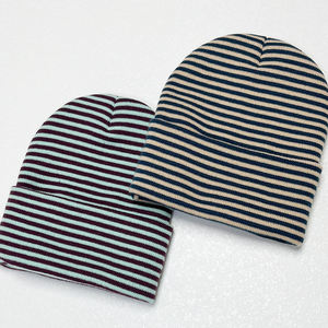 Bonnet unisexe en tricot côtelé uni avec tissu extensible doux et chaud de qualité supérieure, idéal pour l'hiver et les activités décontractées en extérieur - Product Image 5