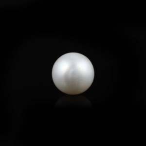 Loose Freshwater Pearl 5.55 Carat Oval Gemstone for Fine Jewelry - Product Image 1