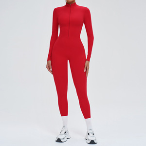 Conjunto de yoga de 2 piezas para mujer, color blanco, leggings sin costuras de cintura alta con efecto fruncido en la parte trasera y top corto de manga corta con espalda descubierta - Product Image 3