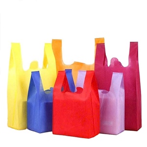 Sac fourre-tout réutilisable en PP non tissé, design T-shirt imprimé personnalisé, élégant et coloré, recyclable, pour courses et cadeaux, vente en gros usine - Product Image 1