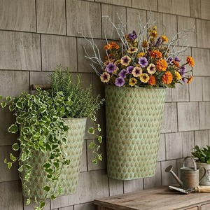 Pot de fleurs suspendu rose avec plantes de fraises pour jardinières - Product Image 6