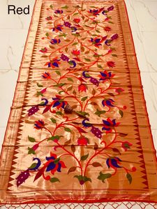 Dupatta Love Bird avec motif lotus sur toute la surface, tissu en soie Jari doux, collection de vêtements traditionnels pour mariage et fêtes - Product Image 4