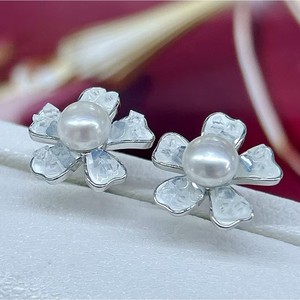 ต่างหูมุกดีไซน์เรียบหรู ดูแพง ดีไซน์ดอกไม้คริสตัลโลกน้ำแข็ง คุณภาพสูง - Product Image 3