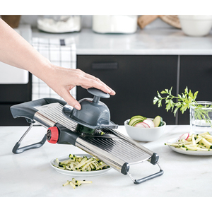 ProSlice Mandolina in Acciaio Inox con Lama Regolabile, Affettatrice per Verdure, Utensile da Cucina - Product Image 3