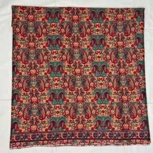 Tela Crepé Premium con Estampado Floral Paisley para Camisas, Ropa de Dormir, Ropa de Casa, Faldas, Vestidos de Una Pieza, Ropa para Niños y Bolsos - Product Image 1
