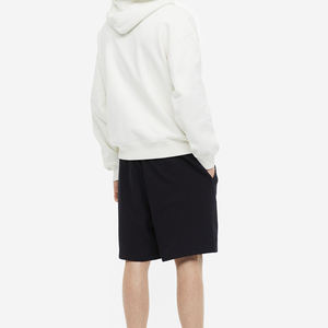 Ropa de Verano Simple de Color Negro con Talla y Logotipo Personalizados - Product Image 1