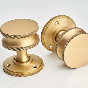 Pomo de Gabinete de Latón Dorado de Lujo, Redondo con Borde Moleteado, Tirador de Cajón con Placa Trasera Decorativa, Herraje Vintage para Muebles de Cocina - Product Image 4